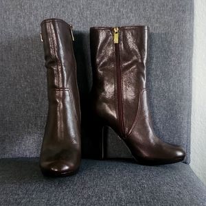 Brown Anne Klein heeled boots
